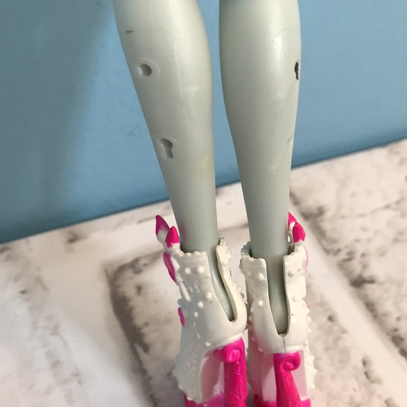 Monster High Lagoona Blue doll - Picture 4 of 9